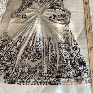 Sleeveless top with copper detail